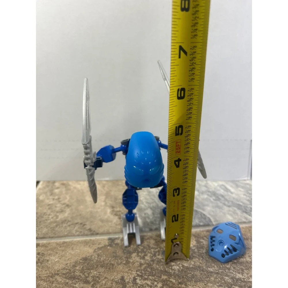 LEGO Bionicle Matoran Hahli 8583 Blue Action Figure with Silver Claws 2 Masks